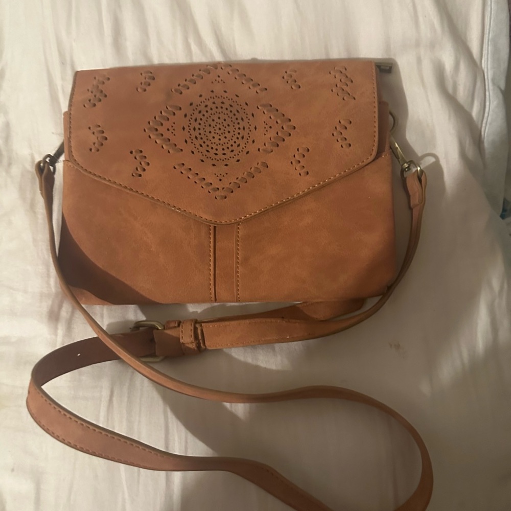 Luckbrand crossbody